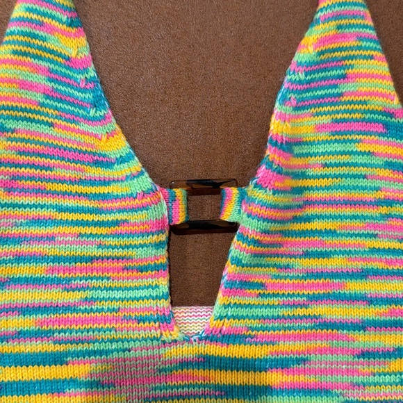 Cropped knitted colorful buckle halter top - Picture 2 of 5